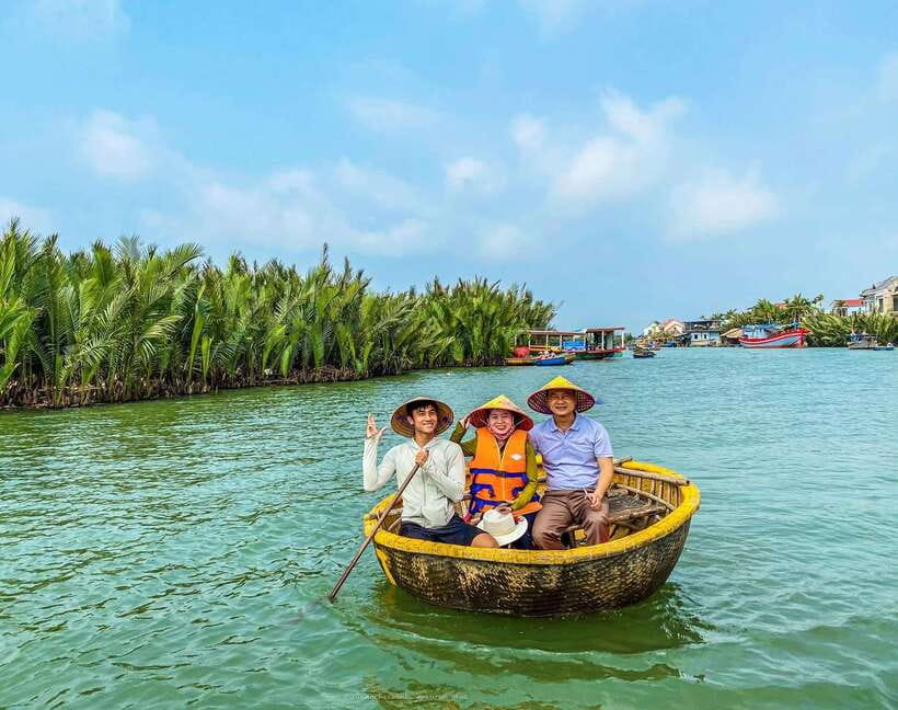 40 Minutes - Basket Boat Ride in the Water Coconut forest - The energetic basket boat performance
