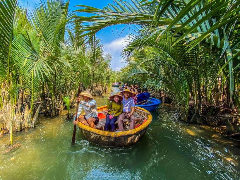 40 Minutes - Basket Boat Ride in the Water Coconut forest - The transport warning you should take seriously