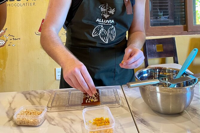 Alluvia Hoi An Chocolate Making Class - Tempering dark chocolate and making your own bar