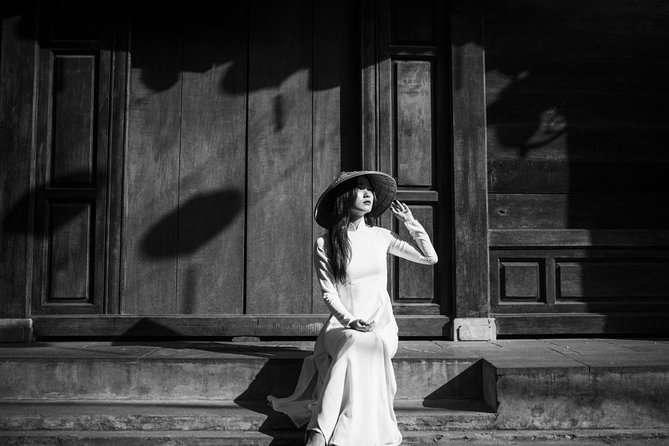Ao Dai Hoi An Photography Tour - Choosing your Ao Dai at the studio