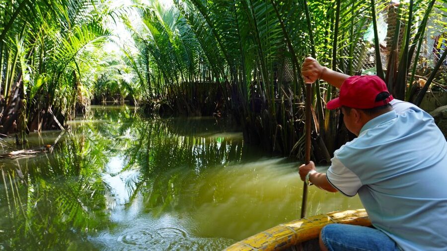 Basket Boat at Coconut Village, Kitchen Show and Big Lunch - How much food and activity do you get for $28?
