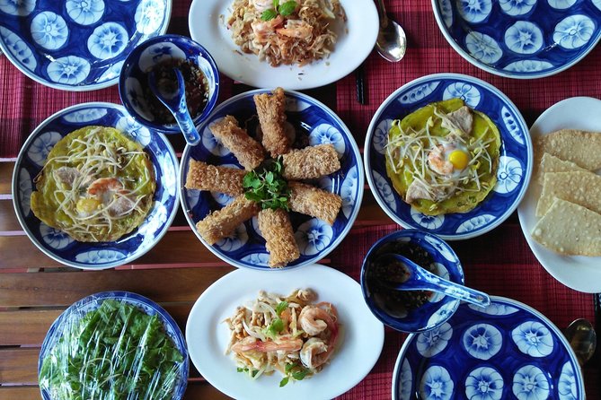 Basket Boat Tour, Hoi An city, boat trip and lantern release - Guides, group style, and the small details that matter
