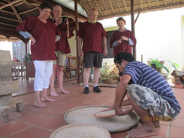 Cam Thanh Coconut Village & Lantern Making Eco Tour in Hoi An - A welcome drink and lunch at a fisherman’s home
