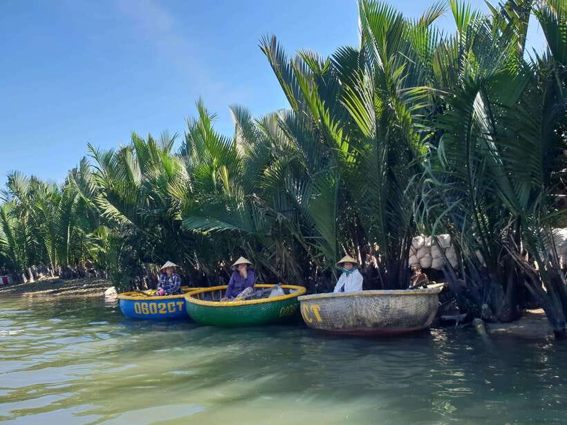 Coconut Basket Boat Ride and Floating Lantern Boat by Night - Cam Thanh’s 50-minute coconut forest ride
