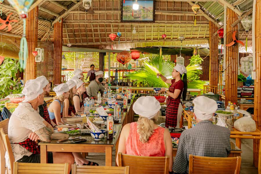 COOKING CLASS & BASKET BOAT - The basket boat ride through the coconut forest