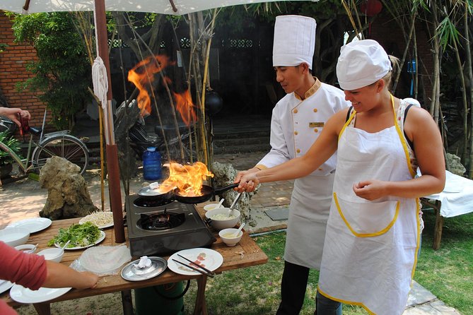 Cooking Class , Local Market , Basket Boat And CRABS FISHING - An early start at Hoi An’s market