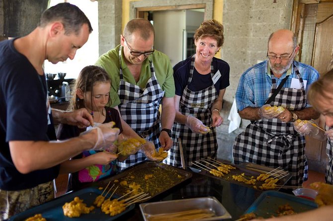 Cooking Class , Local Market , Basket Boat And CRABS FISHING - What the $65 price includes