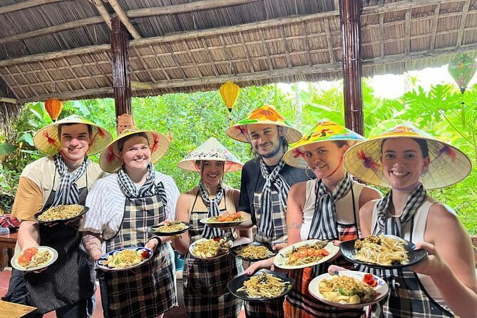 Cooking Class with Tra Que Eco Farm & Local Market Discovery - Four dishes, lunch, and what you actually receive