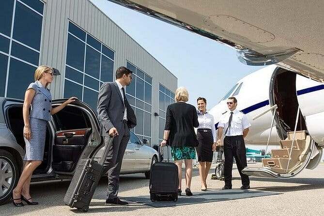 Da Nang Airport Arrival Or Departure By Private Car Transfers - Why a private Da Nang Airport ride makes sense