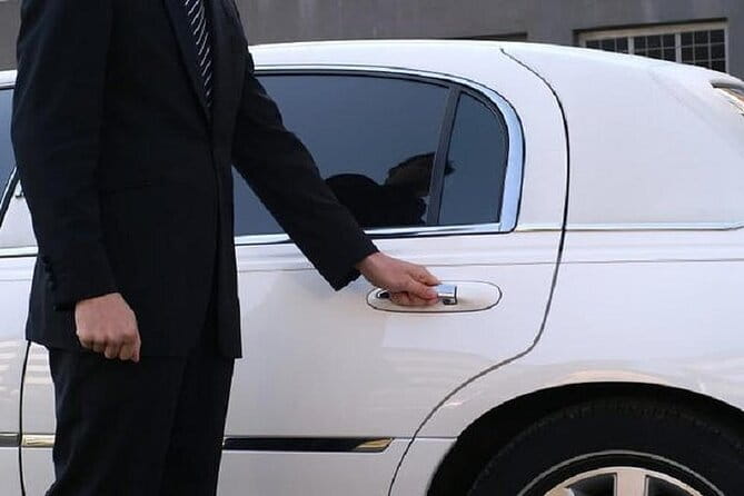 Da Nang Airport Arrival Or Departure By Private Car Transfers - Inside the air-conditioned vehicle
