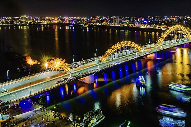 Da Nang by Night from Hoi An: Seafood dinner, night market and cruise trip - The night market and a short lesson in bargaining