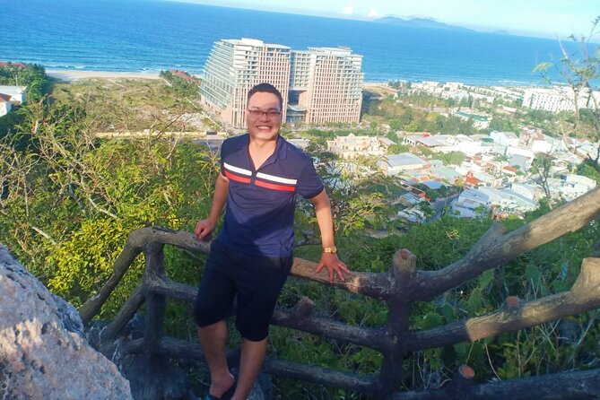 Da Nang Explore: Lady Buddha, Monkey Mountain & Am Phu Cave Tour - A Vietnamese lunch before the ride back