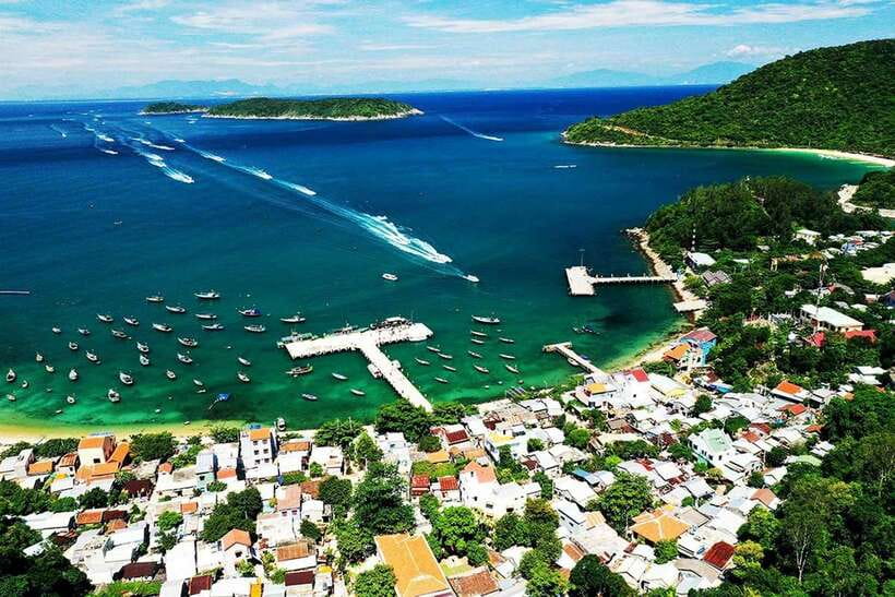 Da Nang/Hoi An: Cham Island Speedboat Tour with Snorkeling - The road to Cua Dai dock