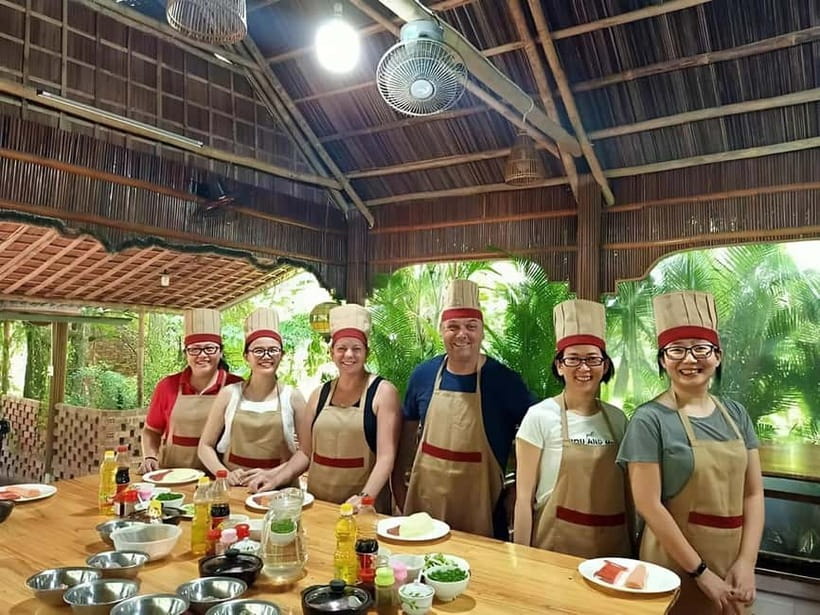 Da Nang/Hoi An: Market Tour, Basket Boat Ride, Cooking Class - Shopping for ingredients at Hoi An Market