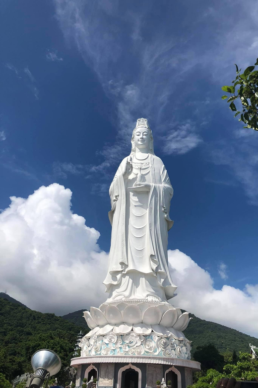Da Nang: Marble Mountains,Coconut Jungle and Hoi An Day Trip - Lunch before the coconut forest
