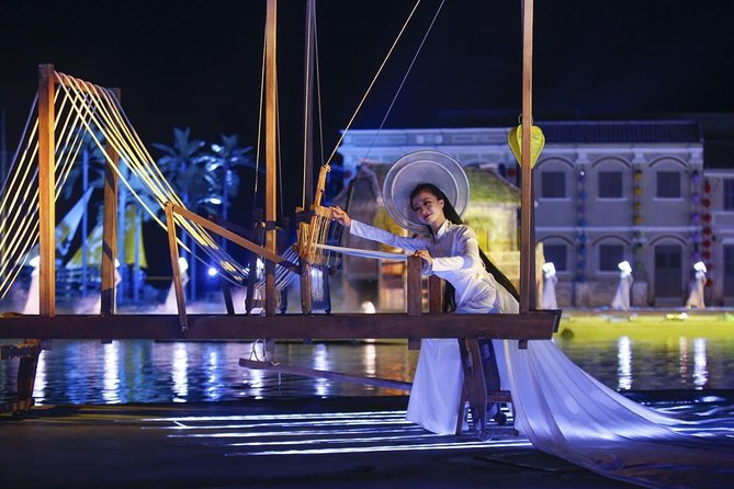 Direct Entry Ticket: Hoi An Memories Show Ticket - Who will enjoy this evening most?