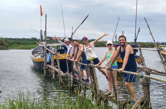 Discover The Hidden Charm Of Hoi An’s Countryside On A Bike Tour - Weaving sleeping mats and meeting village life