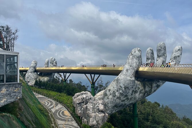 Early tour/ transfer from Hoi An/Da Nang to Golden bridge - Who will get the most from this day