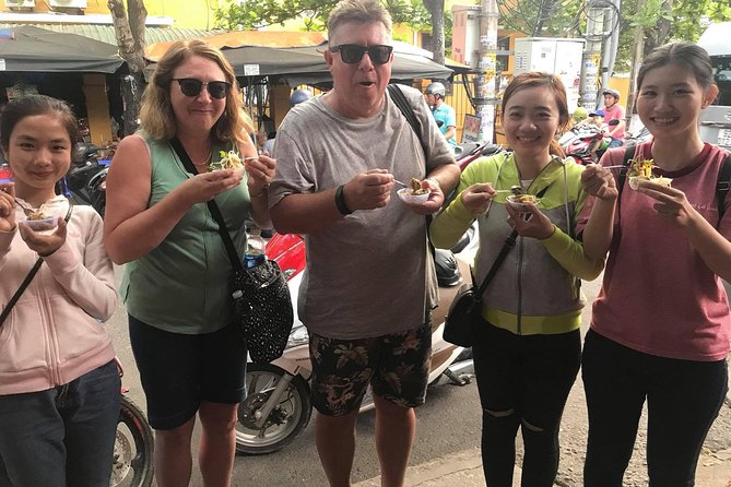 Evening Walking Food Tour, folk game and lantern boat - A four-course meal in a local home