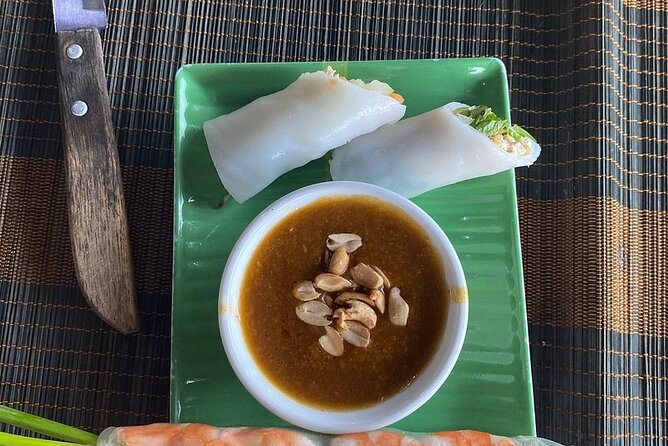 Experience Cooking Class for Lunch or Afternoon With Local Chef - The traditional rice tools add something different
