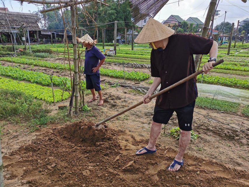 Farming with Farmers at ancient vegetable Village "Tra Que" - Who should book this experience?