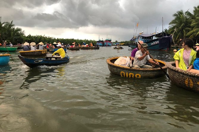 From AUTHENTIC FARMER'S LIFE to ECO RIVER FISHING EXPERIENCE - From Hoi An to the farms of Tra Que