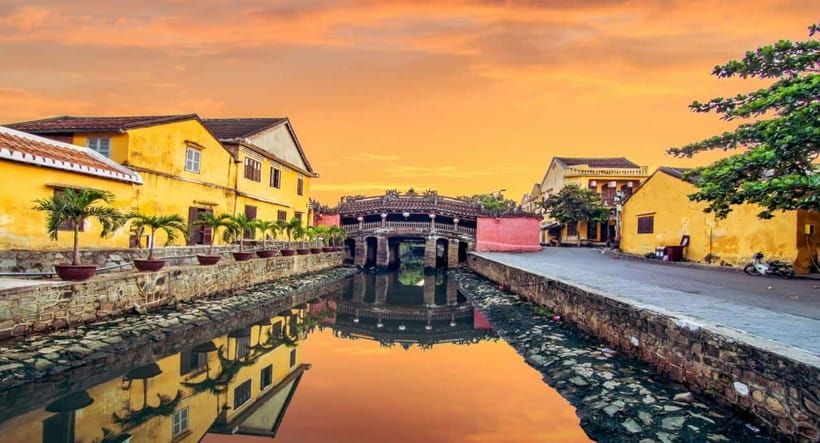 From Da Nang: Hoi An City Tour W Boat Ride - Lantern Release - Entering Hoi An Ancient Town