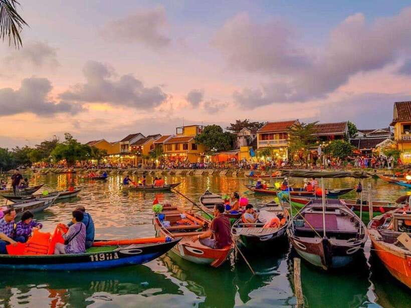From Hoi An/Da Nang: Hoi An City Tour & Lanterns Release - Walking the old streets beneath the lanterns