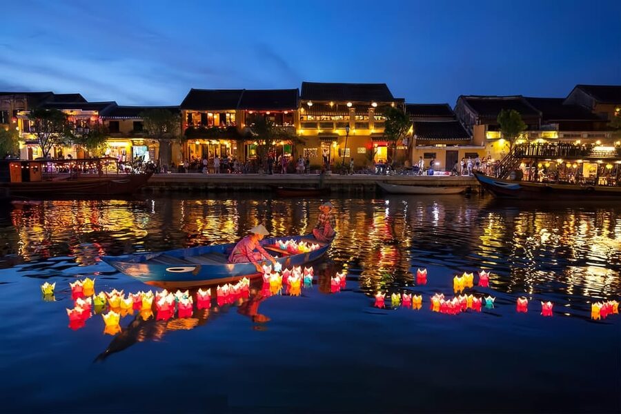 From Hoi An/ Da Nang: Hoi An City Tour & Release Lanterns - The Japanese Bridge and Hoi An’s divided communities