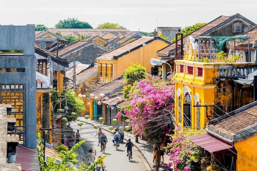 From Hoi An/ Da Nang: Hoi An City Tour & Release Lanterns - The river boat and flower lantern release