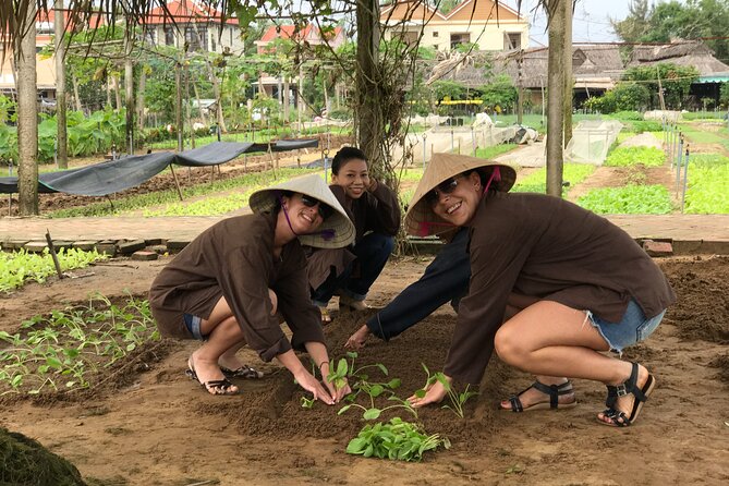 Gardening at Tra Que Vegetable Village and cooking class - Cycling out of Hoi An to Tra Que