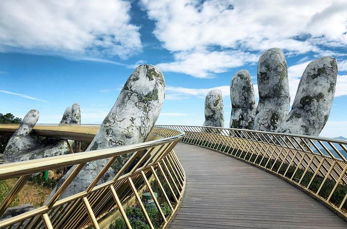 Golden Hand Bridge Afternoon and Evening Tour - What the guide adds to the day