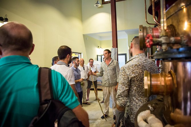 Guided tour of Sampan distillery // Agricultural Rum Medalist - Who will enjoy this short rum experience
