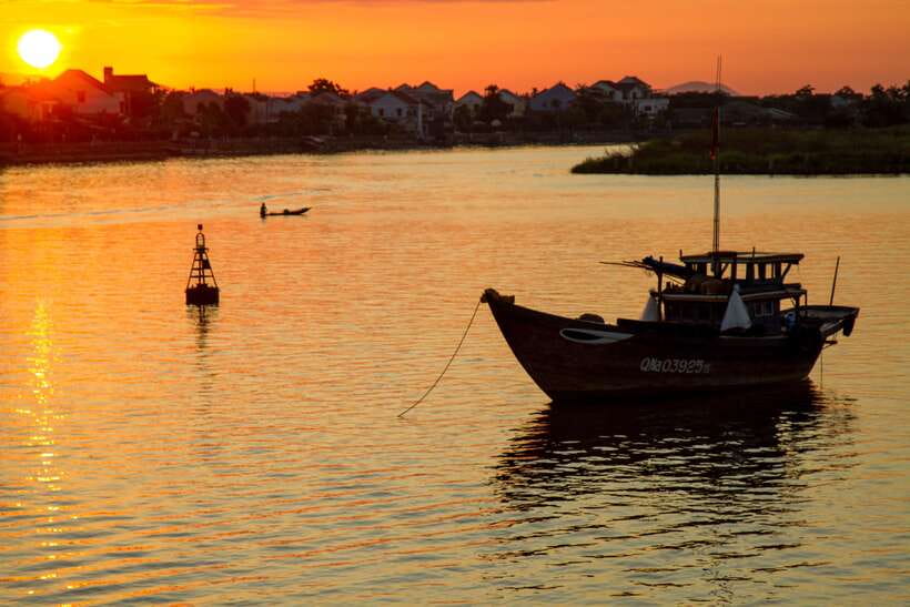 Half-day Hoi An Sunrise Or Sunset Photo Tour - Hoi An Market before the streets fill up