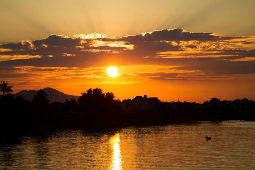 Half-day Hoi An Sunrise Or Sunset Photo Tour - Sunset in Tra Que Village and the vegetable gardens