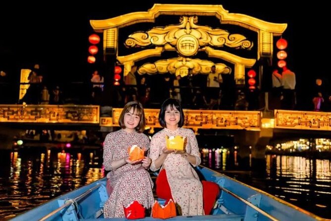 Hoai River Boat Trip by Night with Release Lantern - A shared boat, not a private cruise