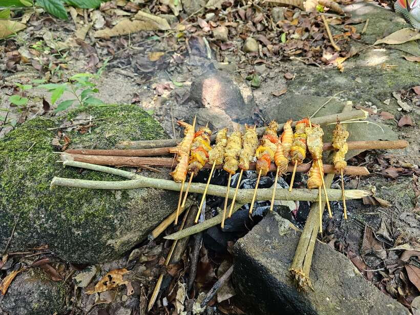 Hoi An: Amazing My Son Sanctuary and Mountain Trekking - Coffee, food, and a pause before the hike