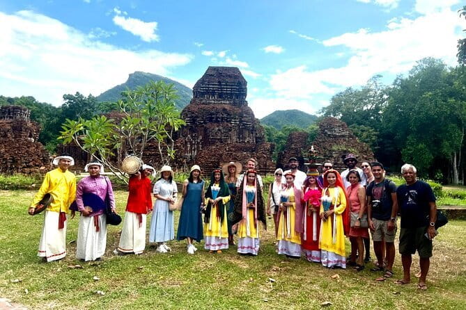 Hoi An Ancient Town & Cam Thanh Bastket Boat Shore Excursions - Local lunch between the countryside and town