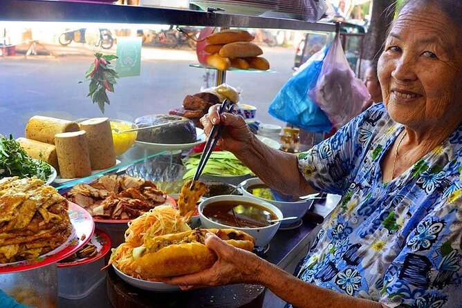 Hoi An Ancient Town - Night Market Street Food Walking Tours - White Rose dumplings and the first taste