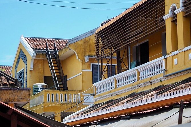 Hoi An Ancient Town Walking Tour with a Local - Traditional music and theatre for 35 minutes