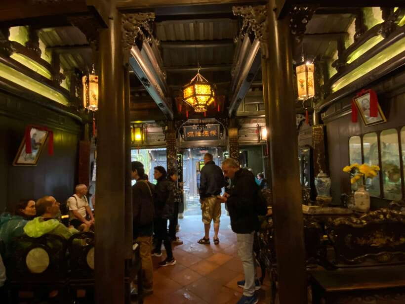 Hoi An Ancient Town - Walking Tour with Local Guide - Hoi An Market and the everyday town