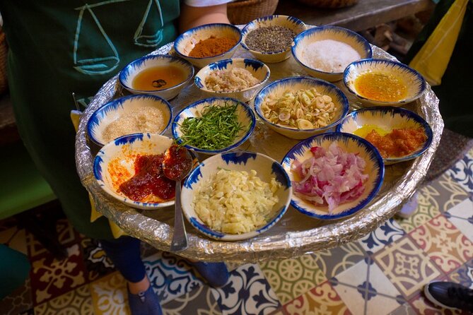 Hoi An at Sunset: Authentic Local Street Food Tour - What the guide adds to the meal