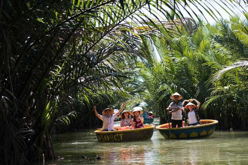 Hoi An: Basket Boat Riding at Bay mau coconut village - Transport and the meeting-point problem