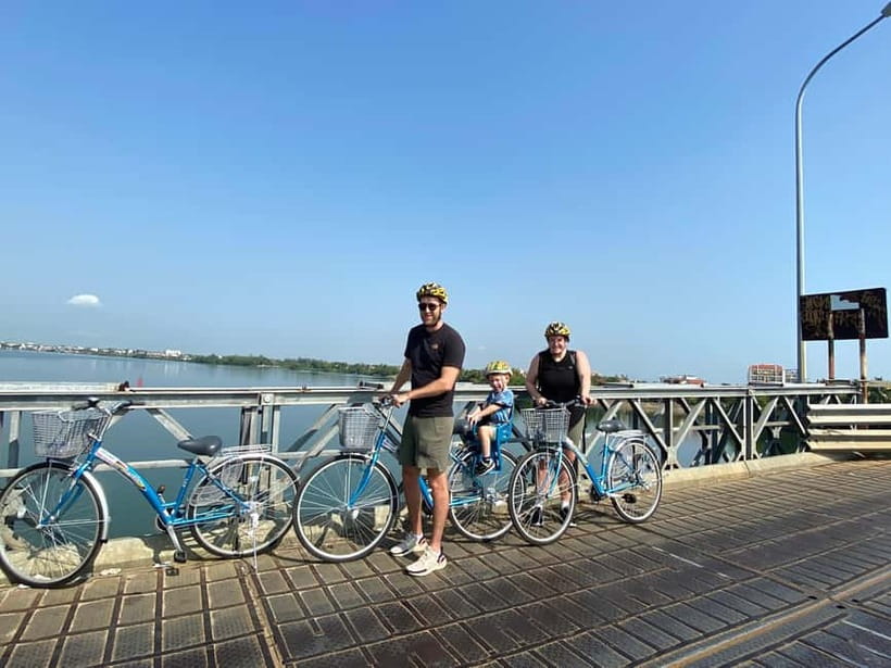 HOI AN Biking River Islands, Village Crafts PRIVATE TOUR - Coffee with a view, then straw mats in Tra Nhieu