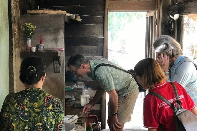 HOI AN Biking River Islands, Villages, Local Crafts PRIVATE TOUR - Making incense with a local family