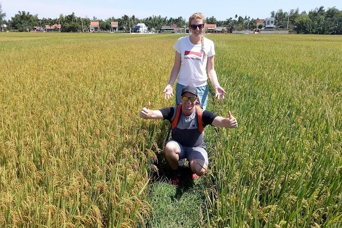 HOI AN Biking River Islands, Villages, Local Crafts PRIVATE TOUR - Weaving reed mats in Duy Vinh