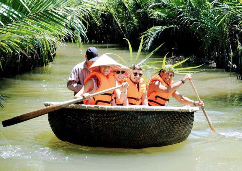 Hoi An: Cam Thanh tour on a Traditional Bamboo Basket Boat - Trying round-net and cast-net fishing