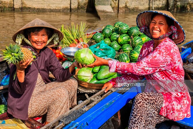 Hoi An Charming: Bamboo Basket, Local Viallage & Cooking Class - Fishing for crabs and mussels in Bay Mau