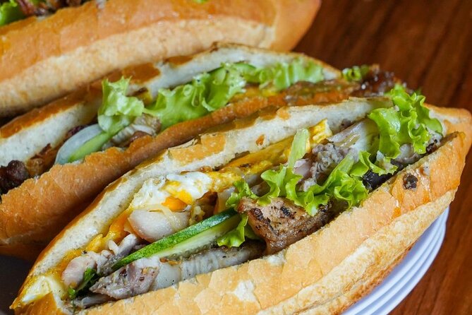 Hoi An Cheap Walking Food Tour - What the guides add