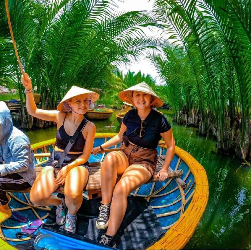 Hoi An: Coconut Basket Boat Ride by Hangcoconut - Rowing a thung chai for yourself
